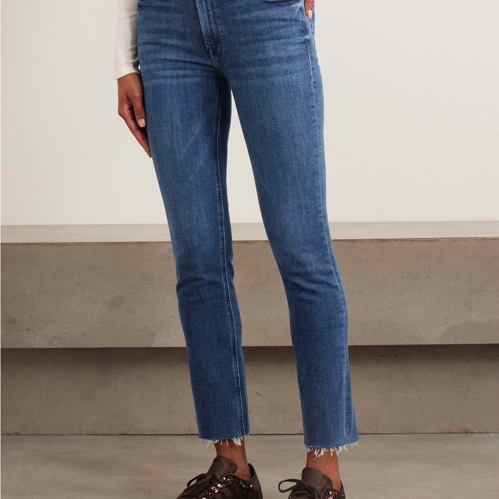 MOTHER the mid rise dazzler crop fray jeans rinse- squeeze it inseam 26” - Picture 7 of 15